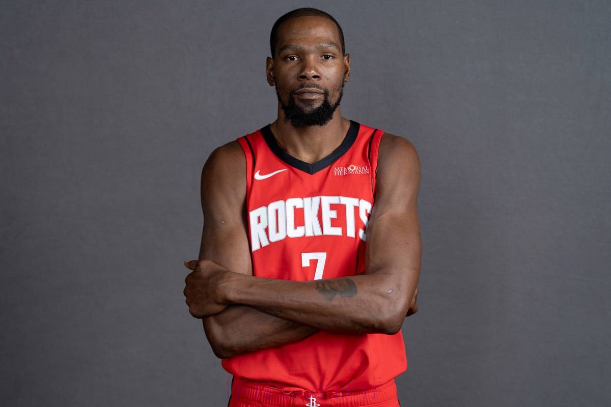 阿门发动快速反击 杜兰特跟进单臂暴扣 阿门发动快速反击 杜兰特跟进单臂暴扣