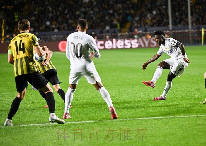 门迪晒照庆祝皇马首球：今晚终于为皇马进球